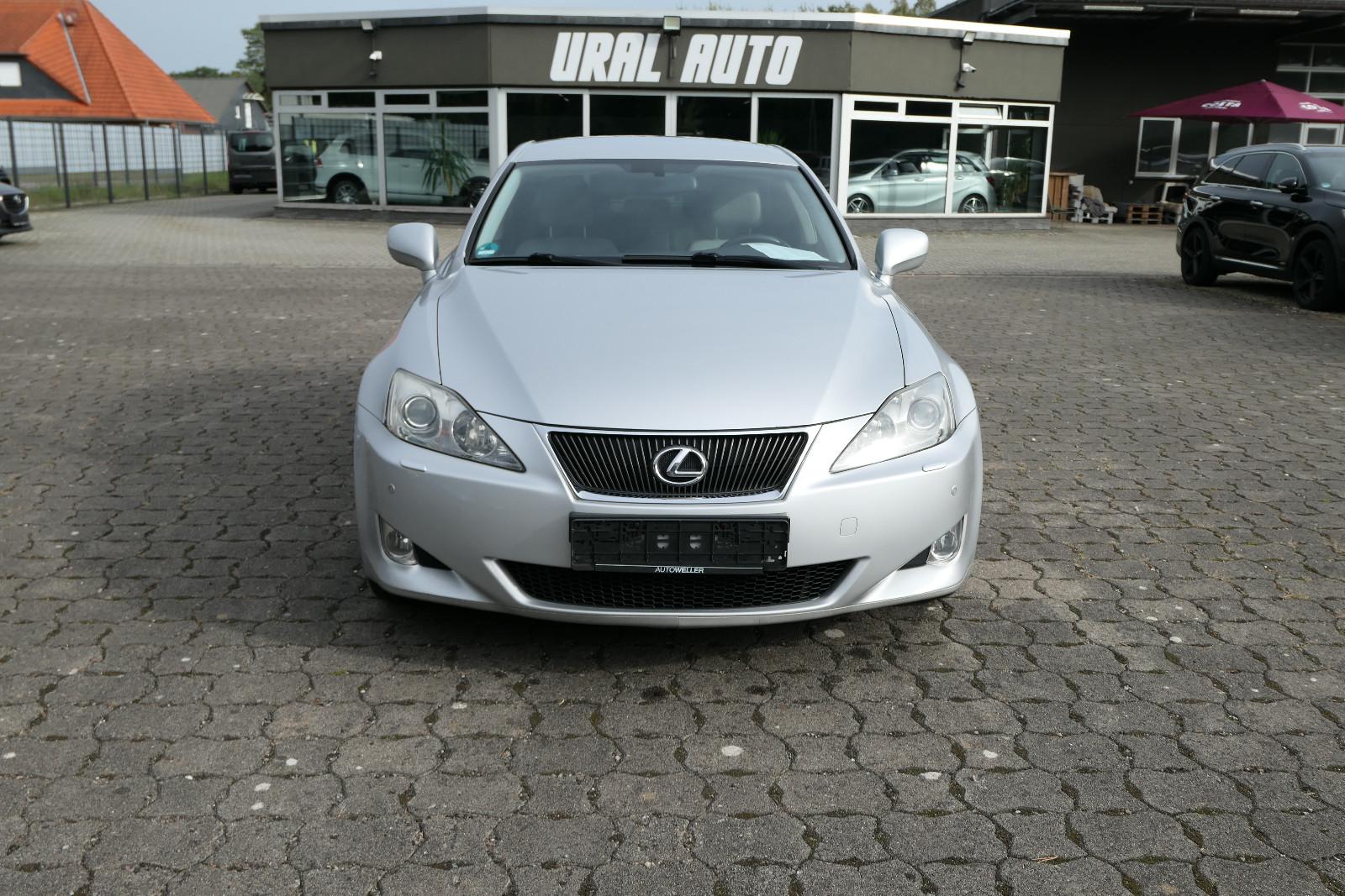 Lexus IS 250 V6 208ch - Attelage - Navi - Sièges ventilés - Xénon - Pneus toutes saisons