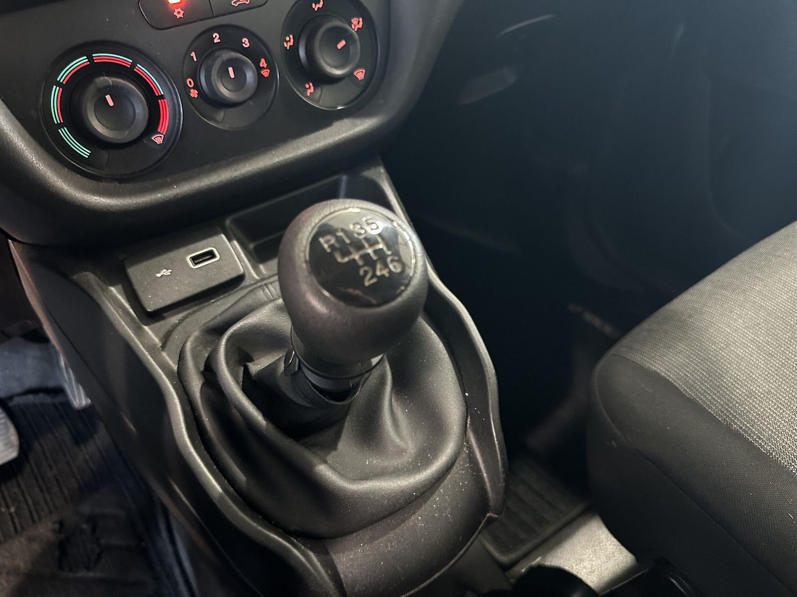 Fahrzeugabbildung Fiat Doblo Cargo 1.6 Multijet SX/Klima/PDC/Nav/Shz/BT