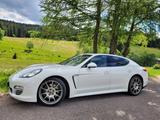 Porsche Panamera 4 - - Porsche Panamera: Weiß