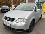 Volkswagen Touran Trendline 1.6 FSI Klima SHZ Tempomat TÜV - gebrauchte VW Touran aus dem Jahr 2005
