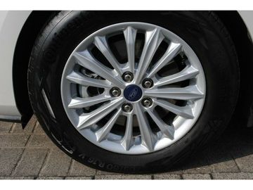 Fahrzeugabbildung Ford Focus 1,0 L Titanium +WINTER-PAKET+ACC+KEY-FREE+