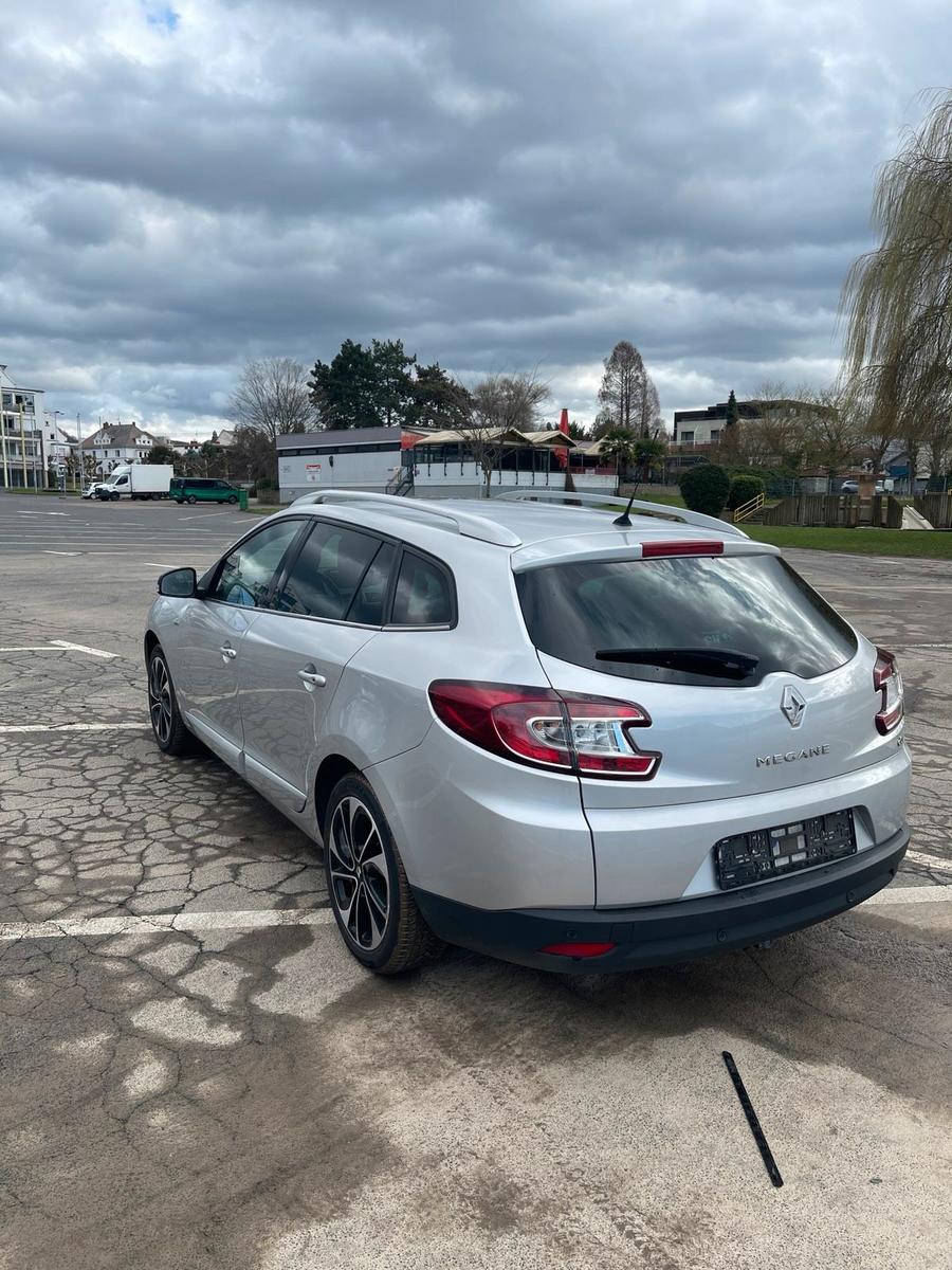 Renault Megane 2015 — engine 131 HP (96kW)
