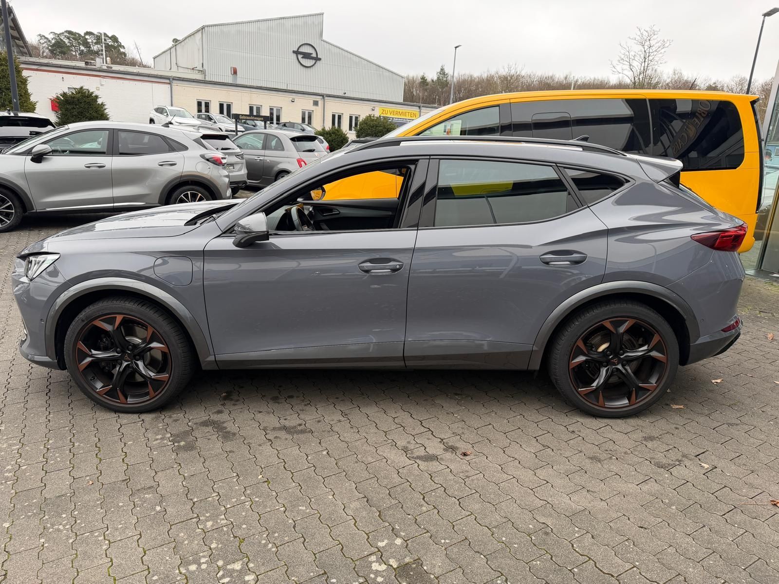 Fahrzeugabbildung CUPRA Formentor VZ e-Hybrid PANO LED NAV SHZ 19"