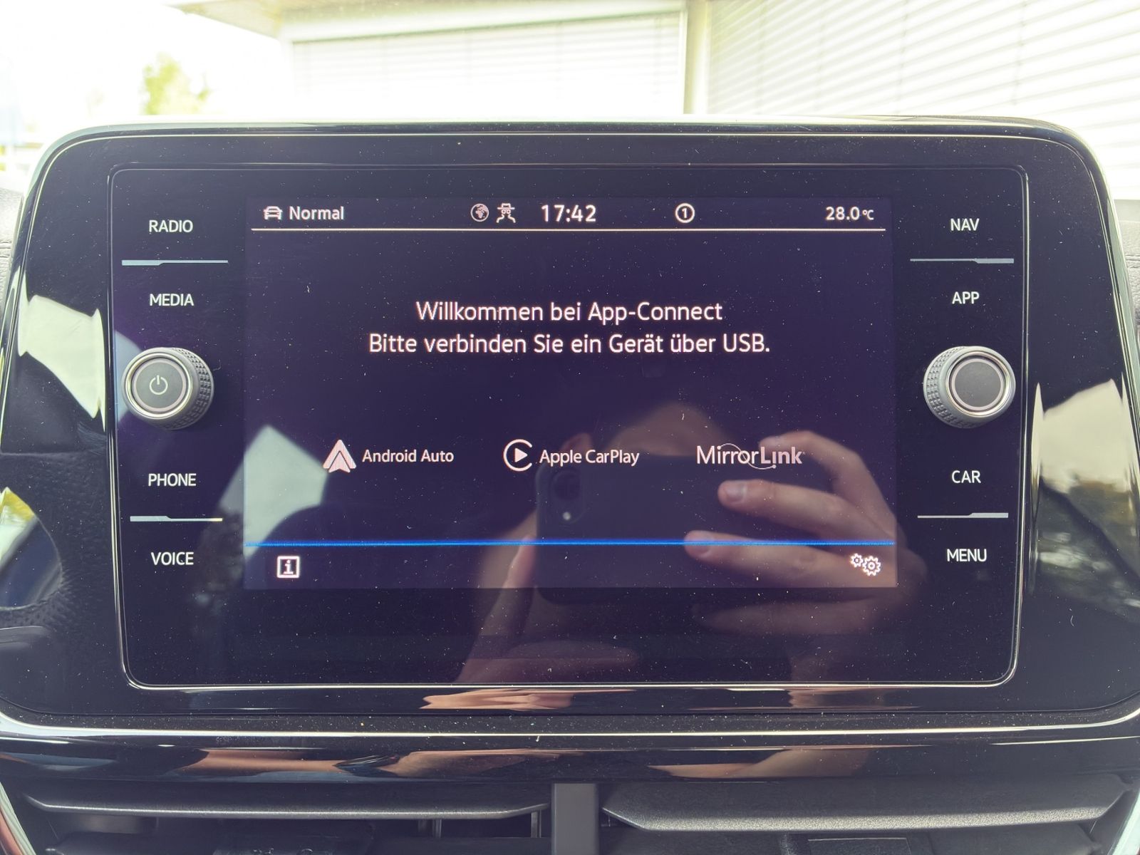 T-Roc 1.5 TSI DSG R-LINE *AHK*MATRIX*BEATS*