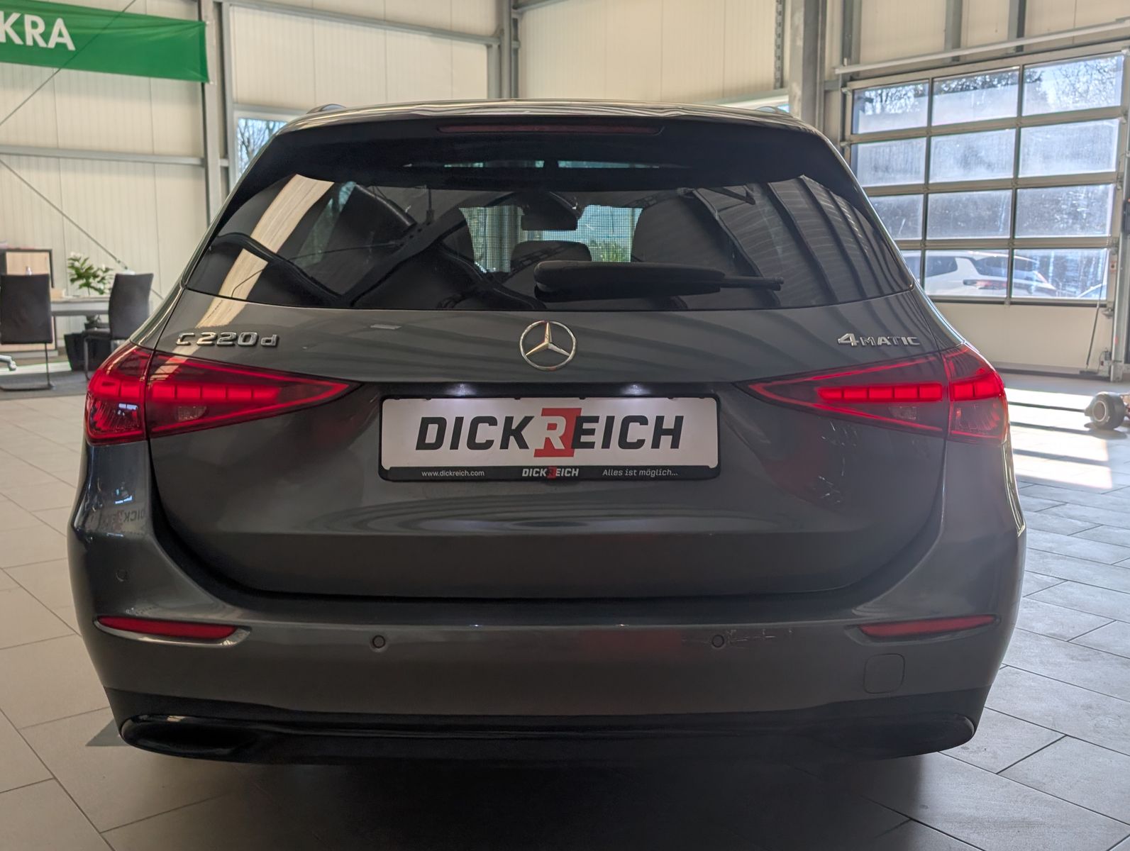 Fahrzeugabbildung Mercedes-Benz C 220 d T 4M Avantgard Night LED Pano Kamera AHK