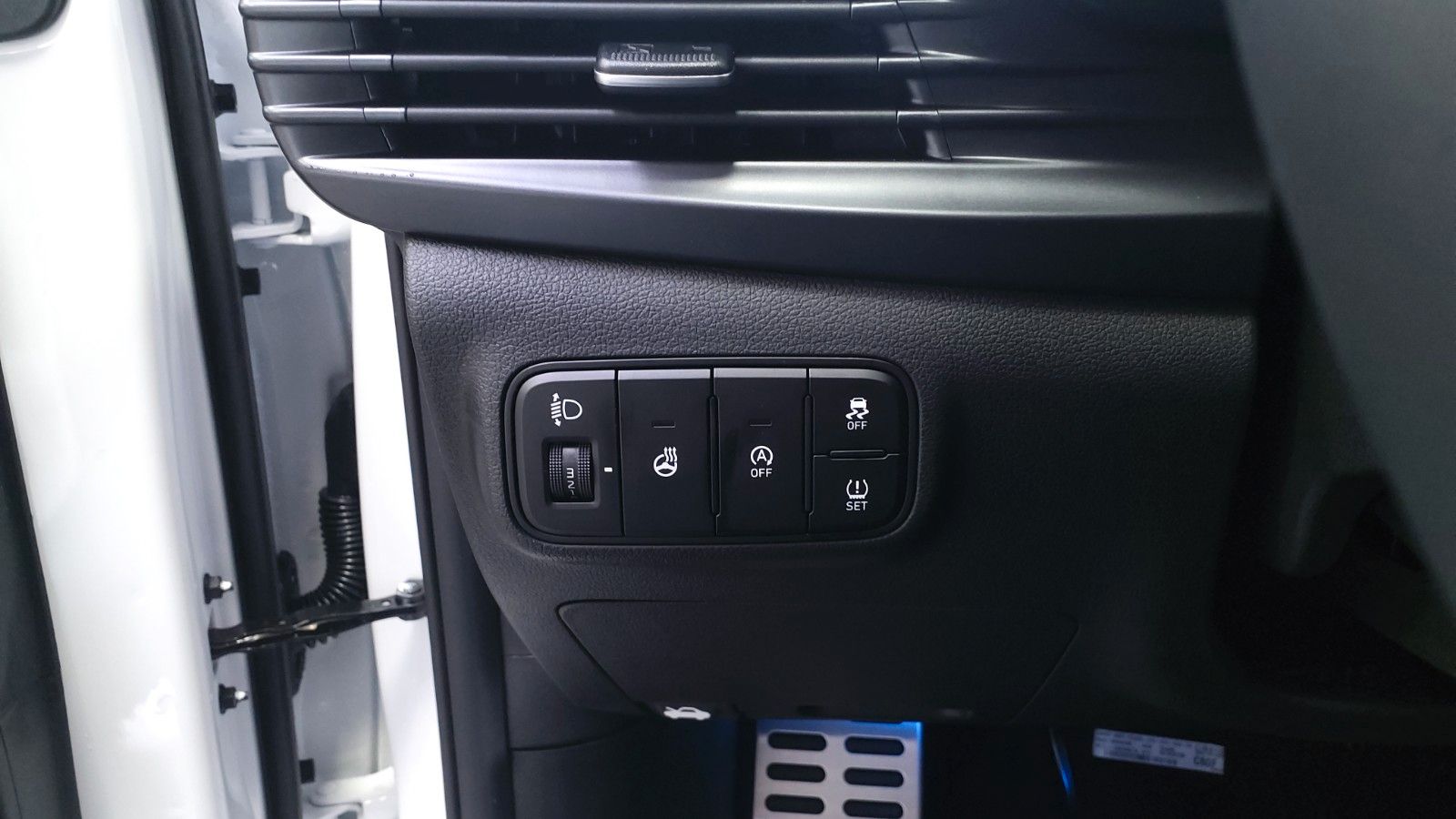Fahrzeugabbildung Hyundai BAYON 1.0 T-GDI M/T Connect & Go BOSE NAVI