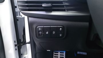 Fahrzeugabbildung Hyundai BAYON 1.0 T-GDI Connect & Go BOSE NAVI