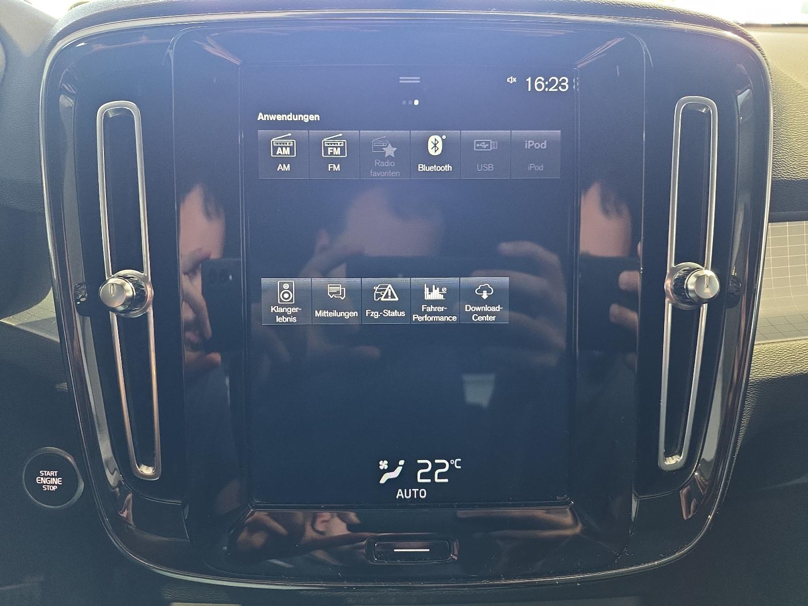 Volvo XC40 T3 Momentum Kamera Keyless Navi