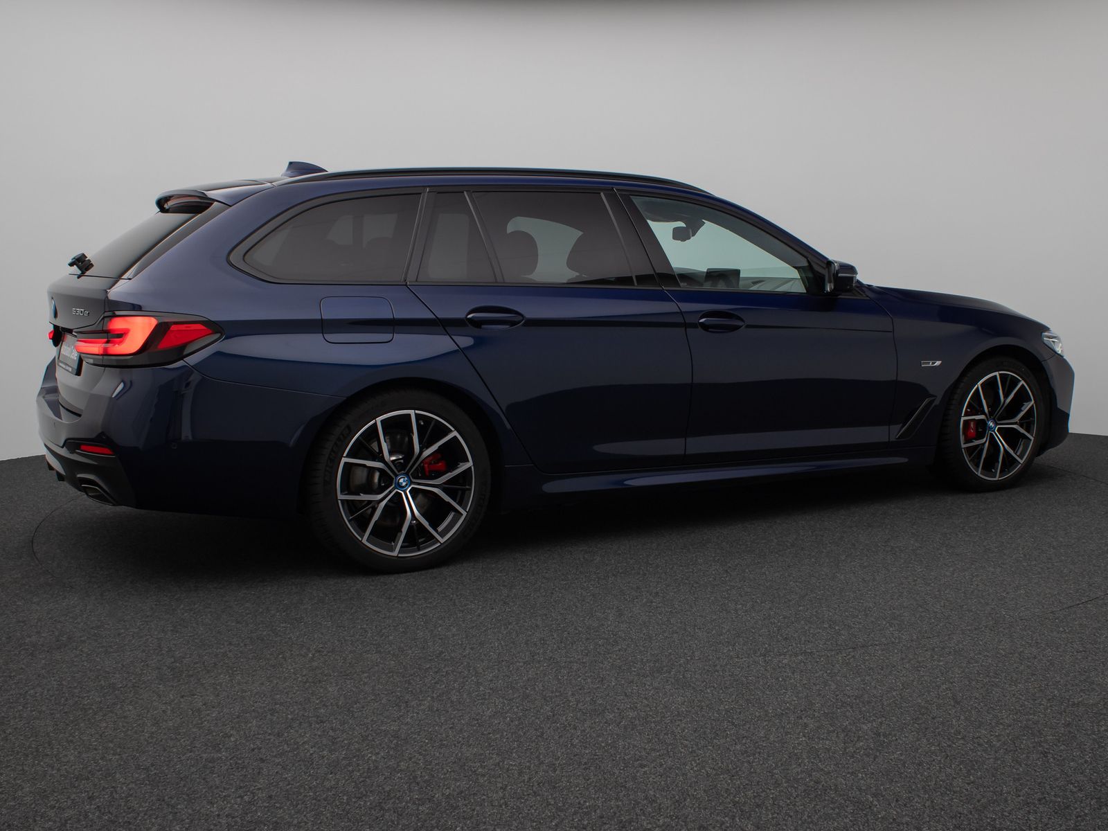 Fahrzeugabbildung BMW 530e xD M Sport Panorama 360°Laser HUD DAB H/K