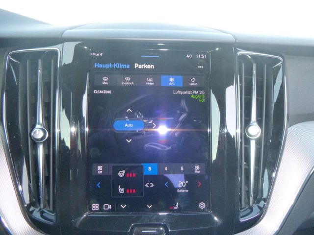 Fahrzeugabbildung Volvo XC60 R Design 2WD >AUT/AHK/LED/KAM/PDC<
