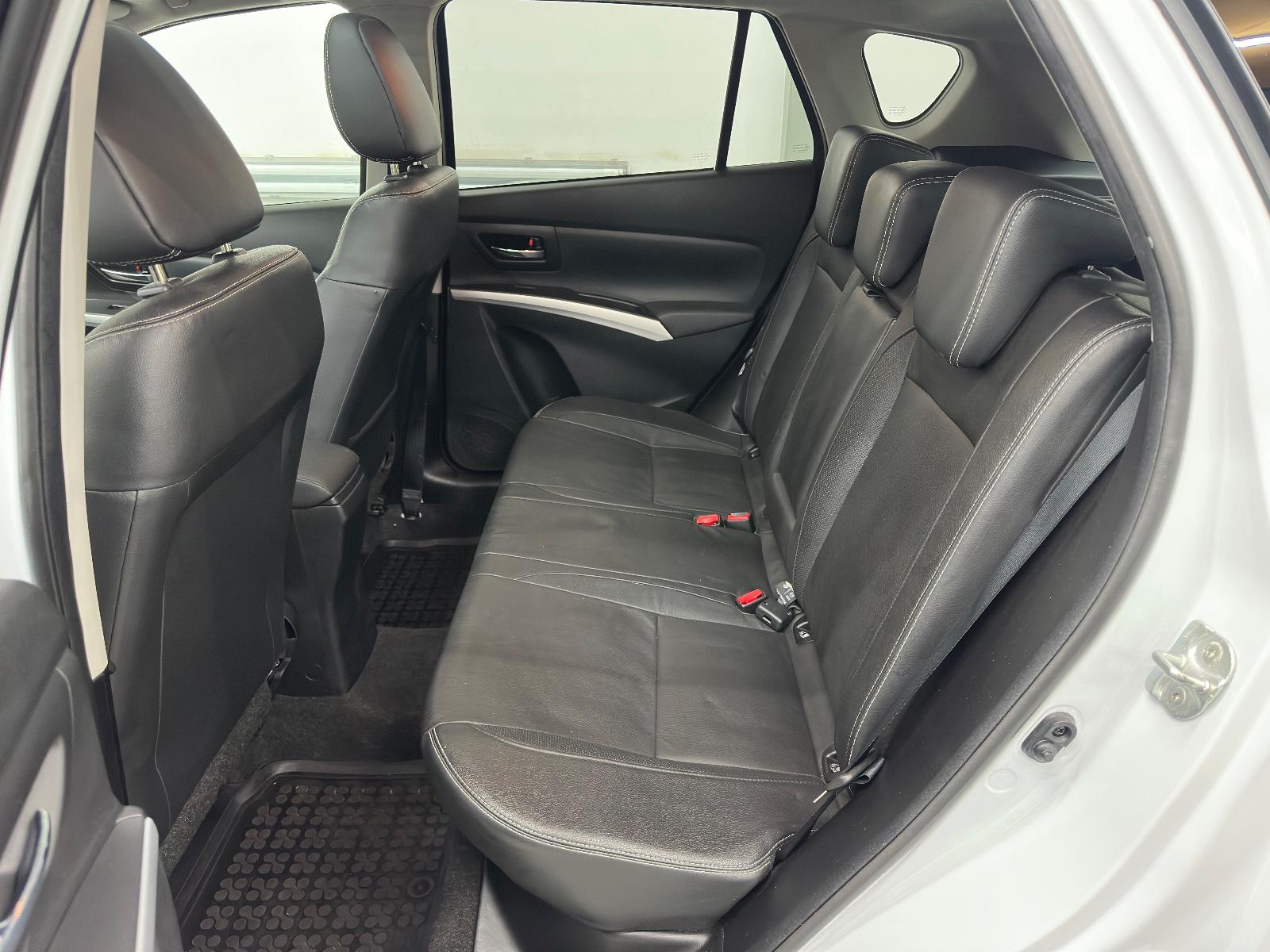 Suzuki (SX4) S-Cross 1.6 DDiS Comfort+ 4WD LEDER NAVI