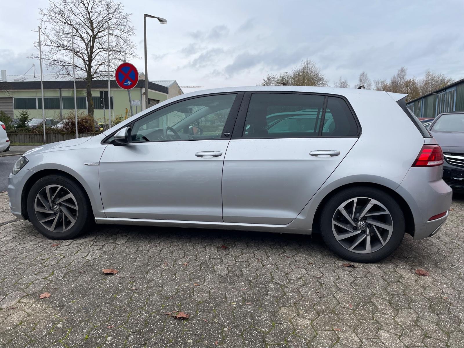 Volkswagen Golf VII Lim. 1,5TSI °Sound° kein Privatverkauf!