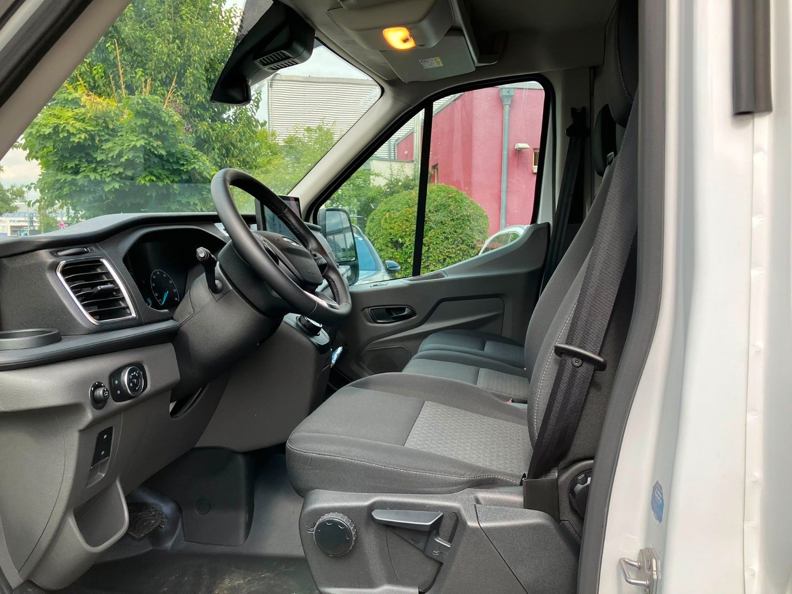 Fahrzeugabbildung Ford E-Transit Kasten E 350 L3H3 SDH*NAVI*PDC*68KWh