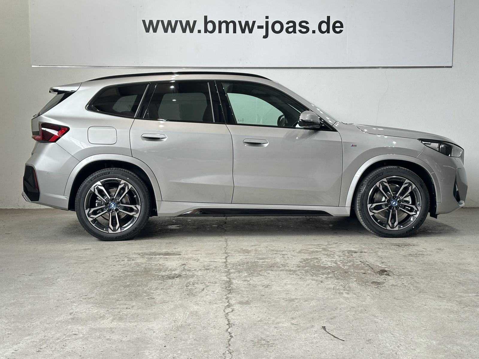 Fahrzeugabbildung BMW iX1 xDrive30 M Sportpaket, Komfortzugang, Comfor