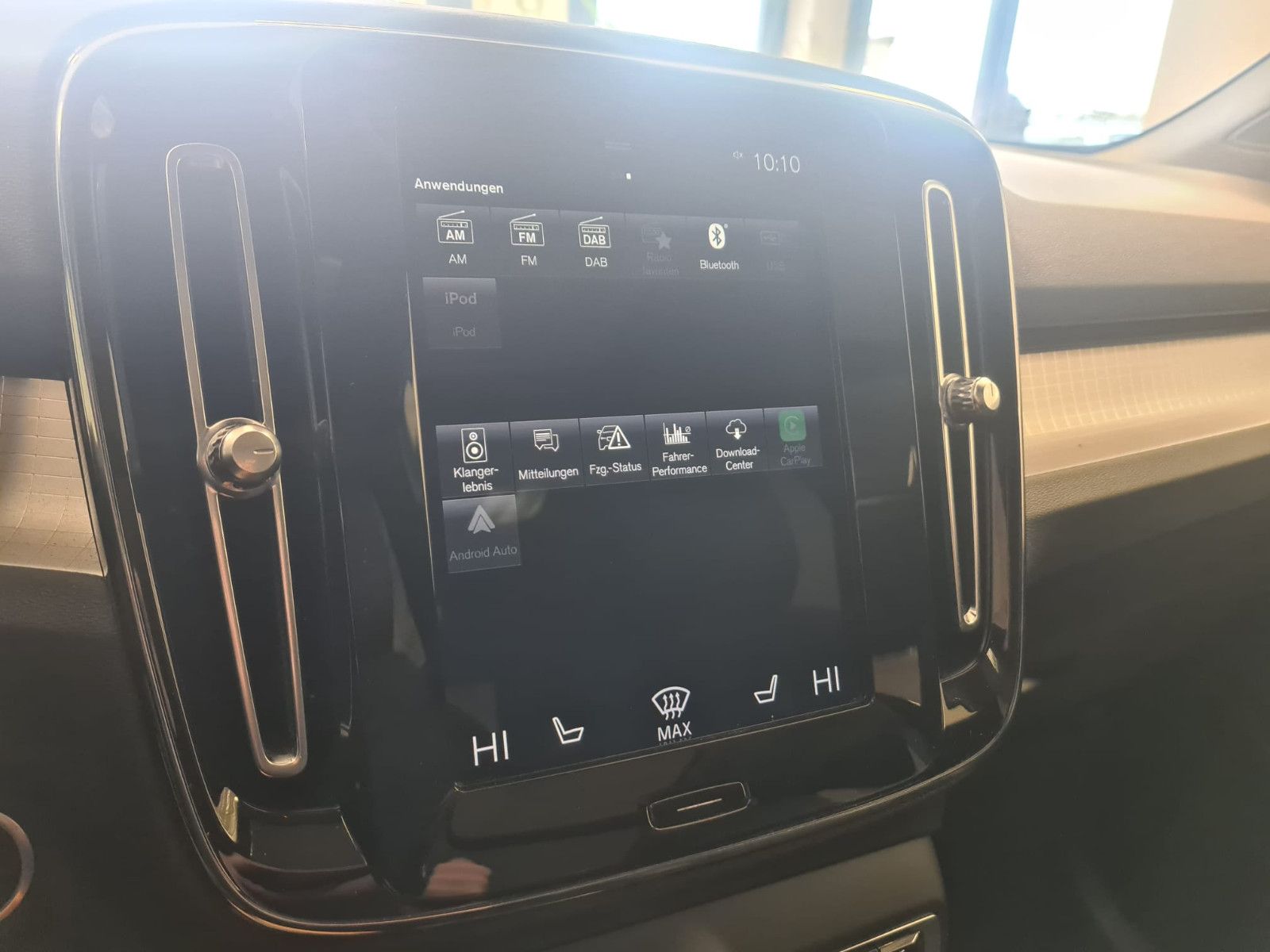 Fahrzeugabbildung Volvo XC40 Momentum AWD/LED/KLIMA/GARANTIE