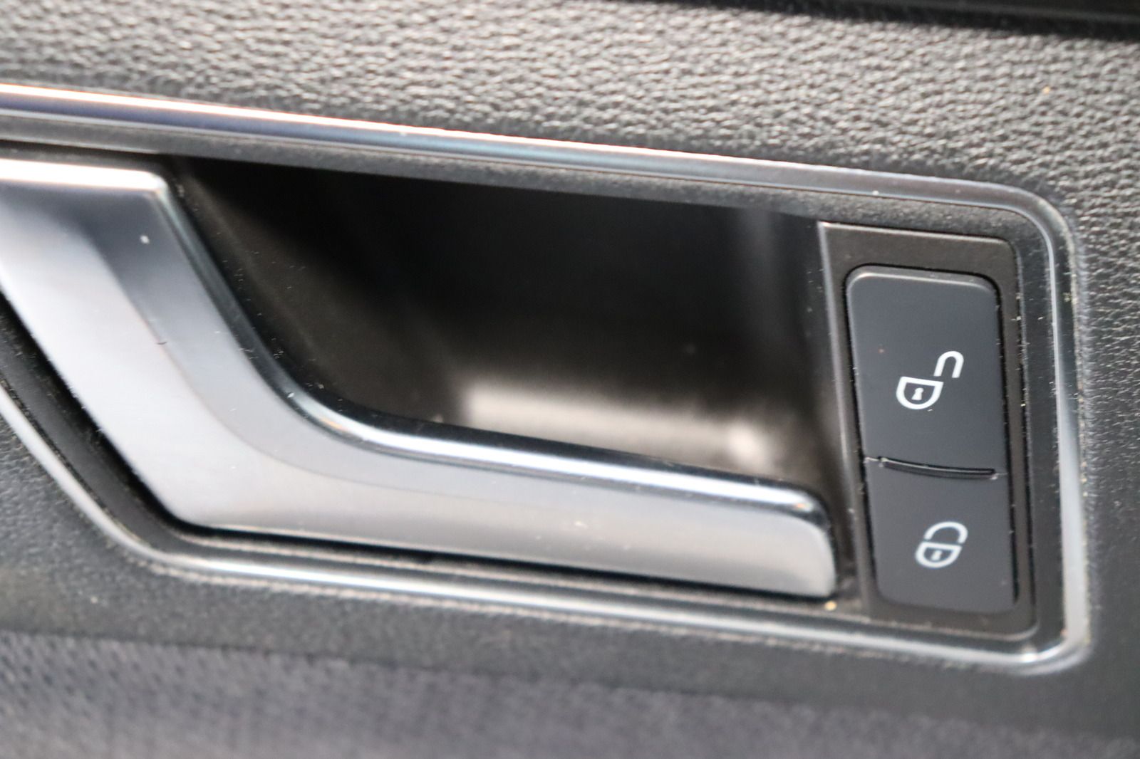 Fahrzeugabbildung Mercedes-Benz E 200 AVANTGARDE * Xenon * HU/AU 07.26