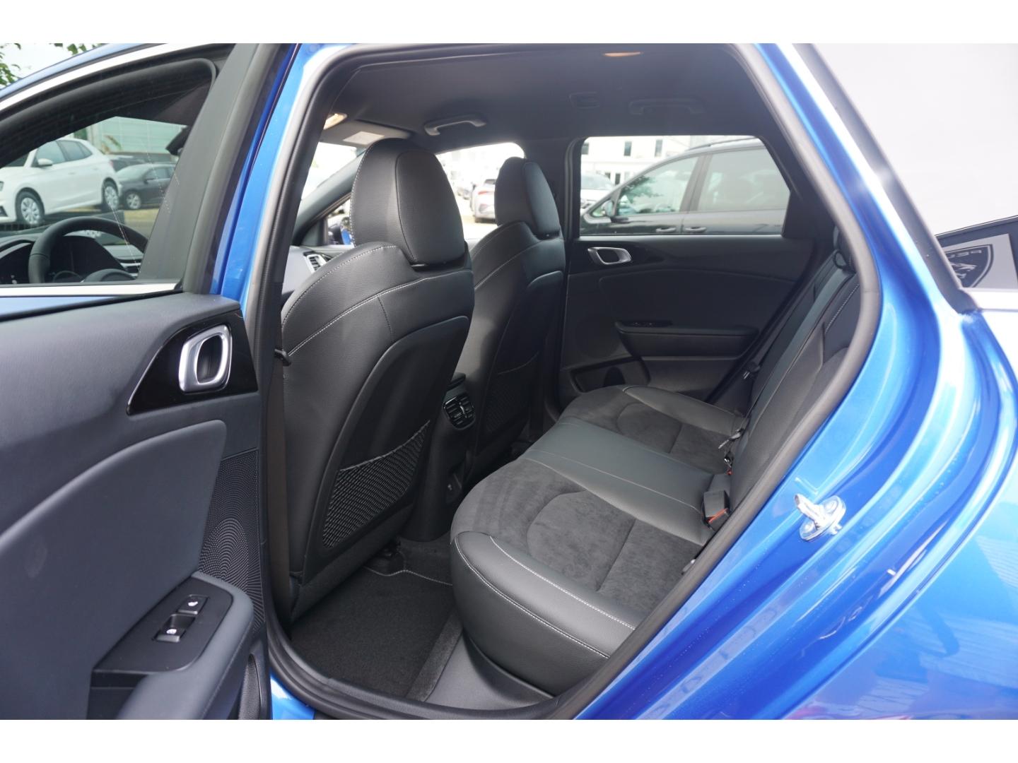 Kia Ceed_sw 1.5T 140 GT Line DCT7 AHK Navi Techn. AC