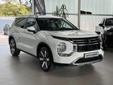 Mitsubishi Plug-in Hybrid Outlander Intro Edition - Mitsubishi Outlander: Geländewagen, Edition