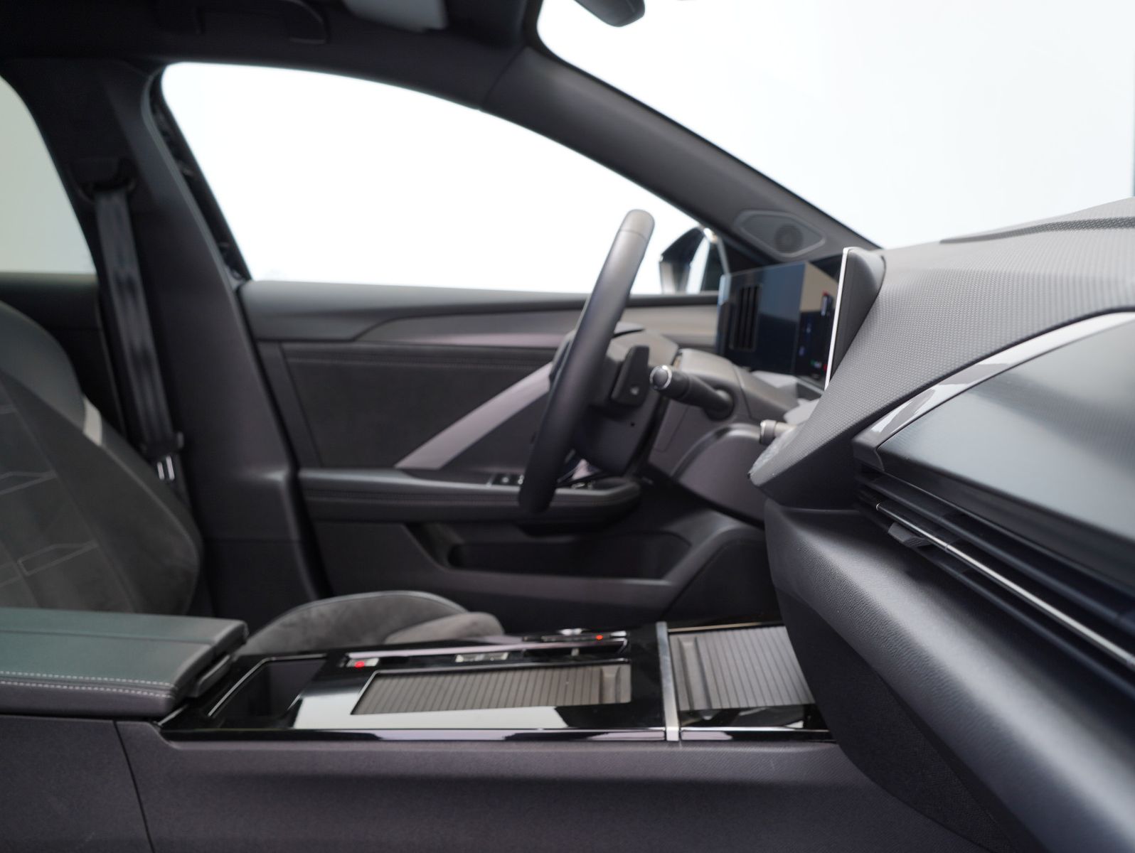 Fahrzeugabbildung Opel Astra L 1.5 D Sports Tourer GS Line PANO