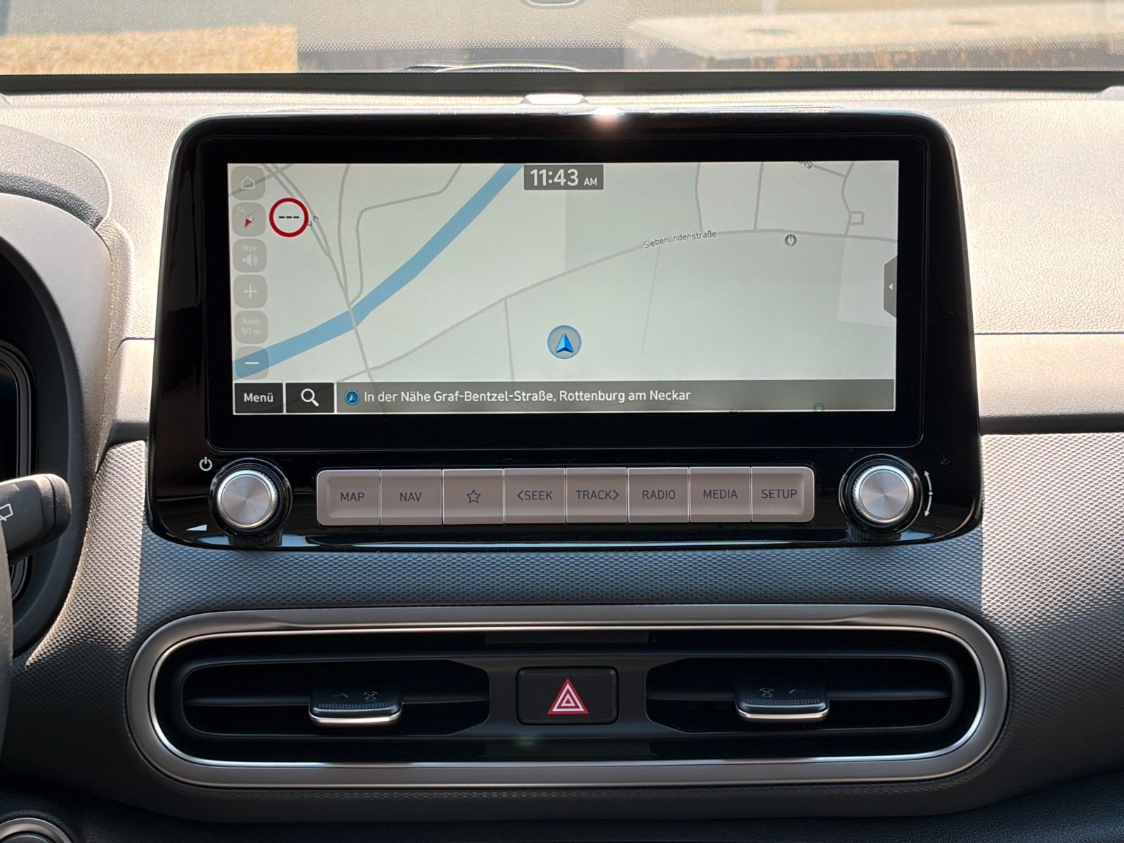 Fahrzeugabbildung Hyundai KONA E Trend 2WD CarPlay Schiebedach ACC CAM HuD