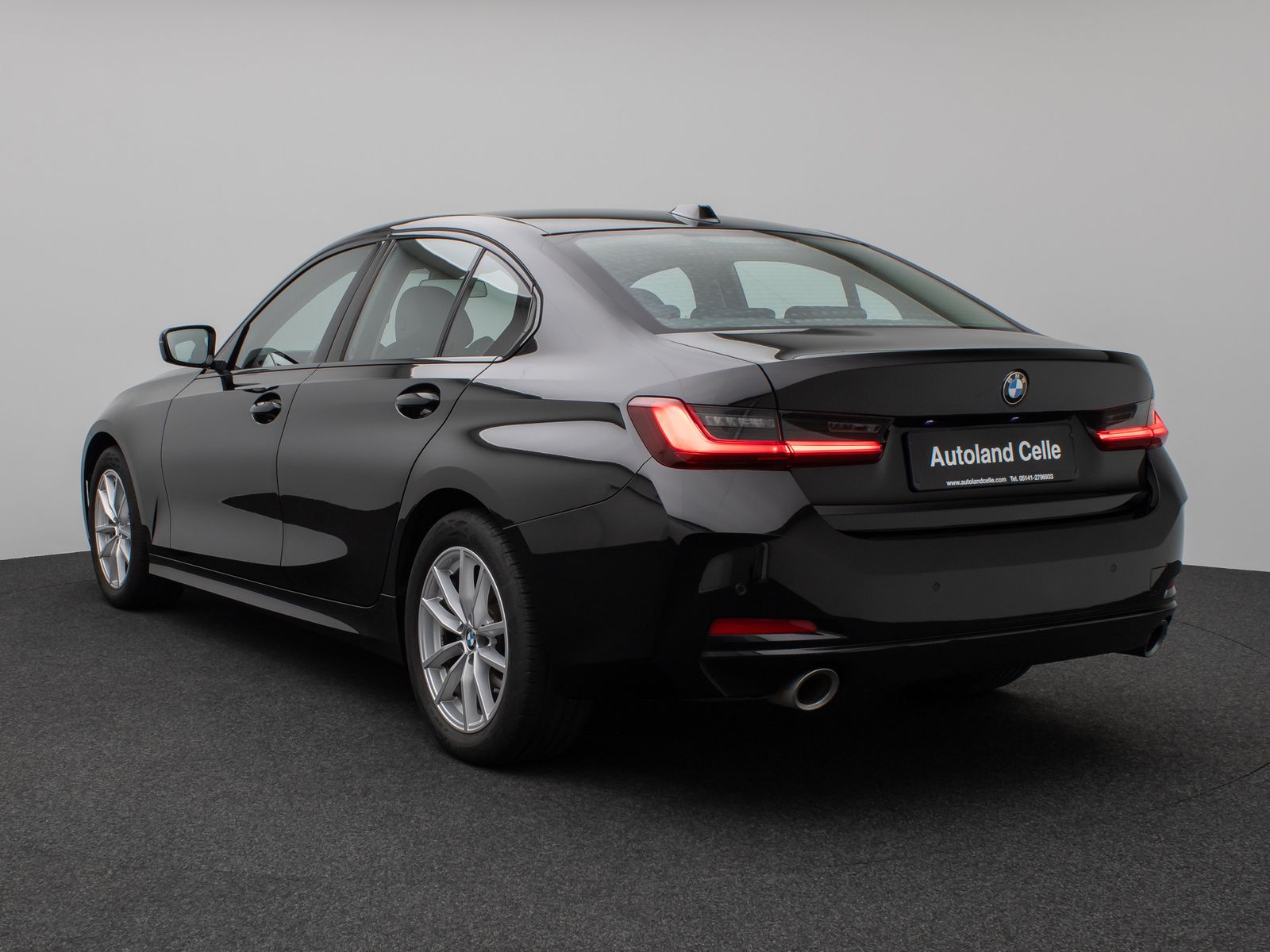 Fahrzeugabbildung BMW 320d Lim. DAB HUD CockPitPro Leder PDC Sport