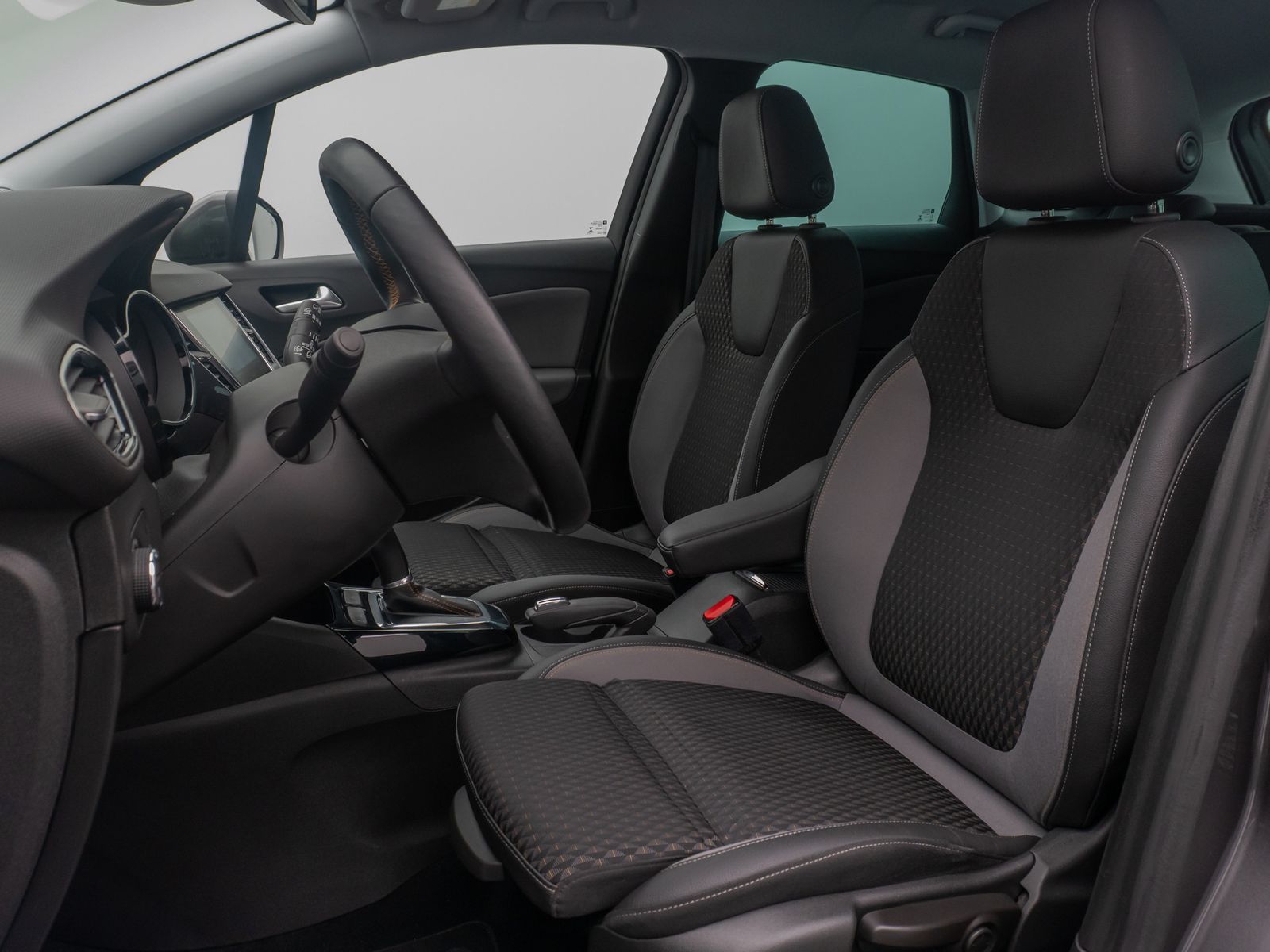 Fahrzeugabbildung Opel Crossland Innovation Kamera Navi L-hzg LED AHK