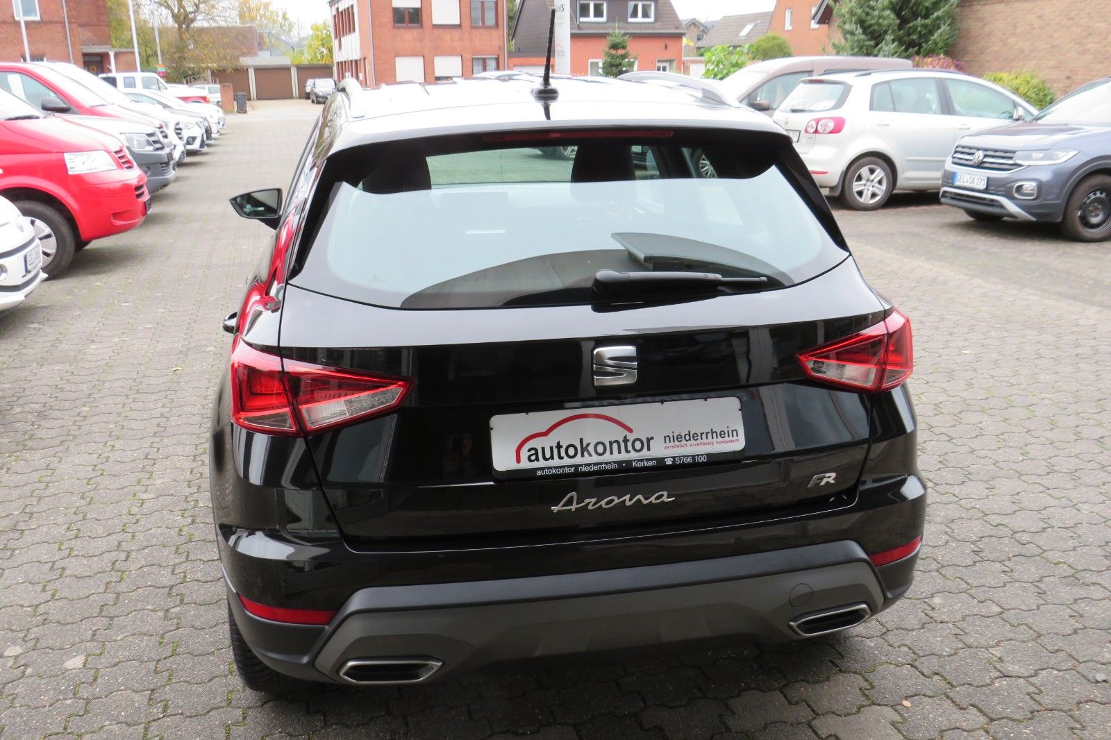 Fahrzeugabbildung SEAT Arona FR DSG NAVI SITZH. KAMERA ACC ASSISTENT-PA