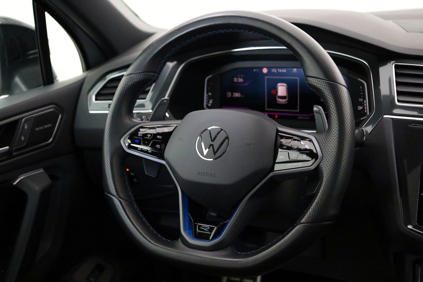 Fahrzeugabbildung Volkswagen Tiguan R 4M Leder,Navi,LED,PanDach,Harman/K,Memo