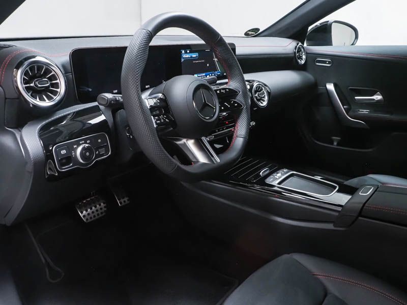 Fahrzeugabbildung Mercedes-Benz CLA 180 SB AMG+NIGHT+AHK+KAMERA+LENKRADHEIZ+