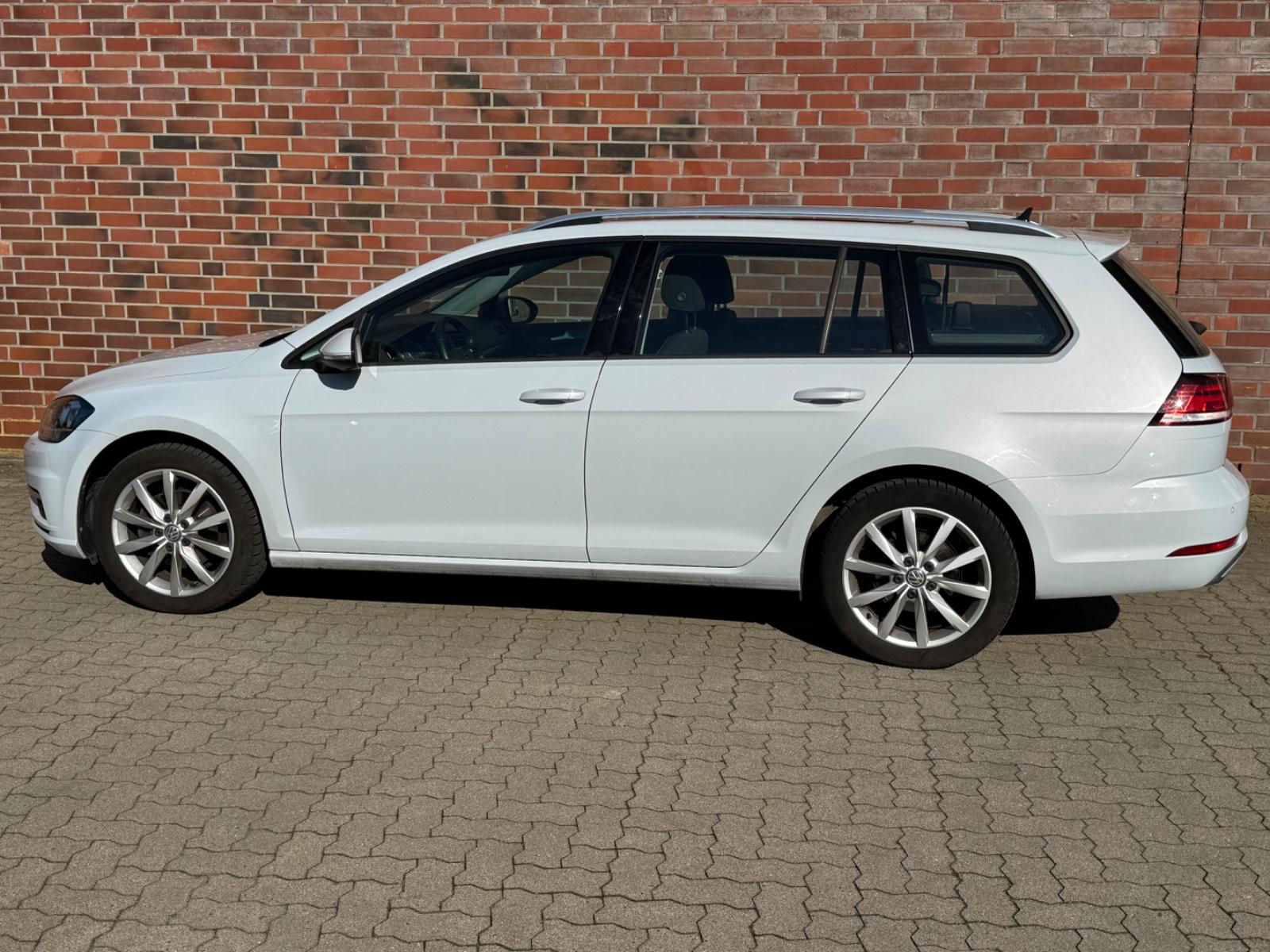 Volkswagen Golf Comfortl Variant Navi Pano ACC Kamera