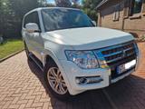 Mitsubishi Pajero 3,2 DI-D 4WD SUV-Star Automatik SUV-Star - Mitsubishi Pajero: 4.4
