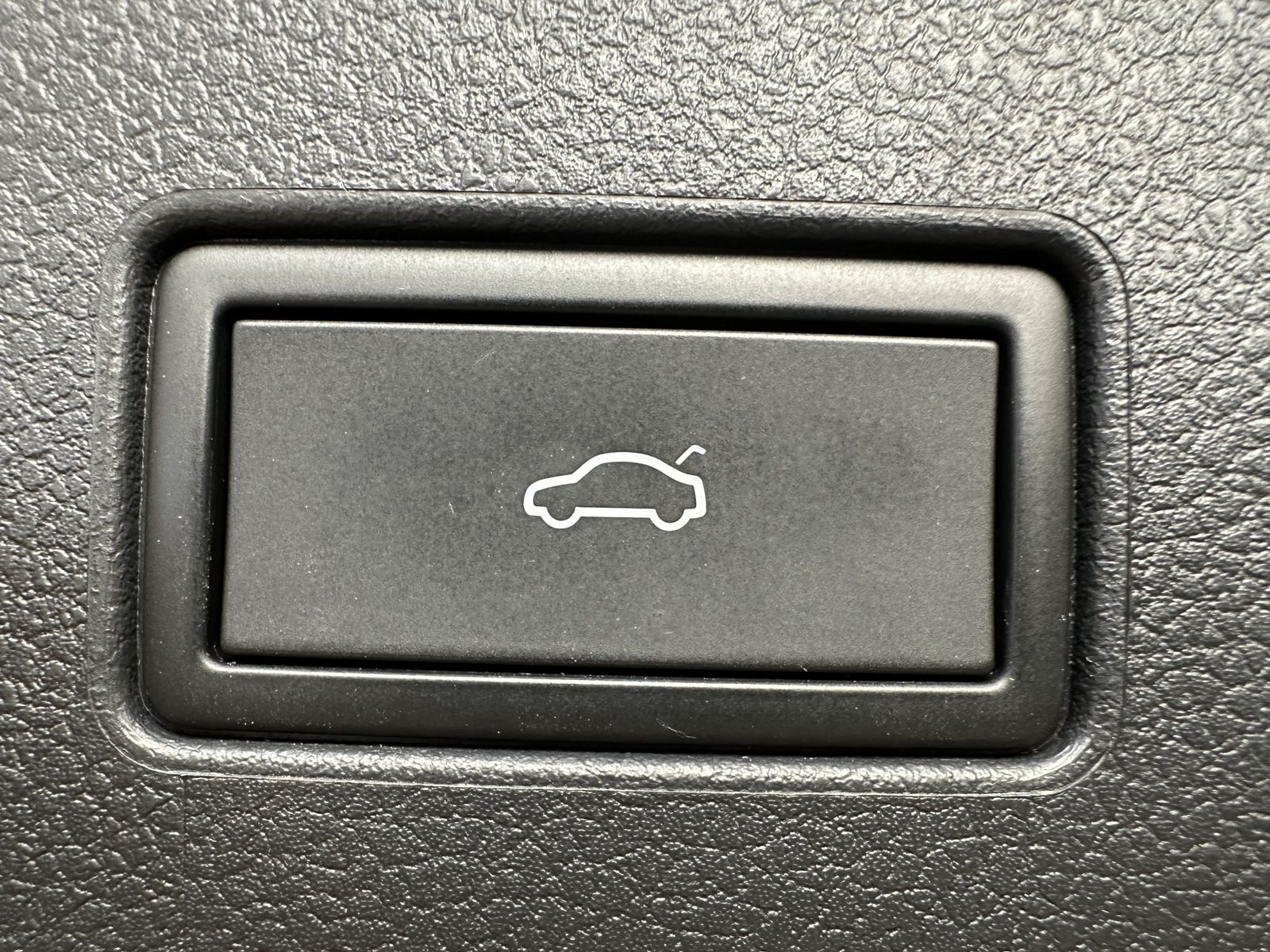 Fahrzeugabbildung Volkswagen Passat Variant 2.0 TDI DSG Elegance NAV+LED+AHK