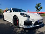 Porsche Panamera GTS-Facelift-Bose-Alcantara-Carbon - Porsche Panamera: Weiß