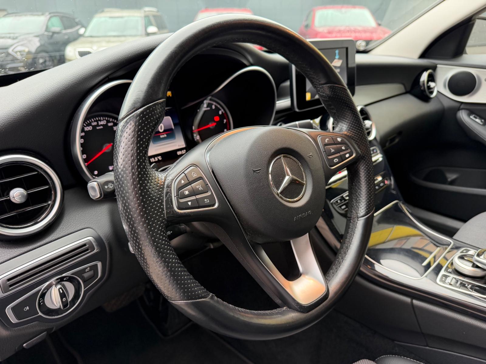 Mercedes-Benz C 180 CGI/LIMOUSINE/AHK/LEDER/SHZ/AUTOMATIK
