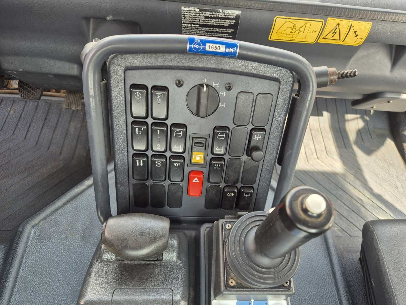 Fahrzeugabbildung Mercedes-Benz Unimog U400 4x4 Vario Pilot Zapfwelle LOF
