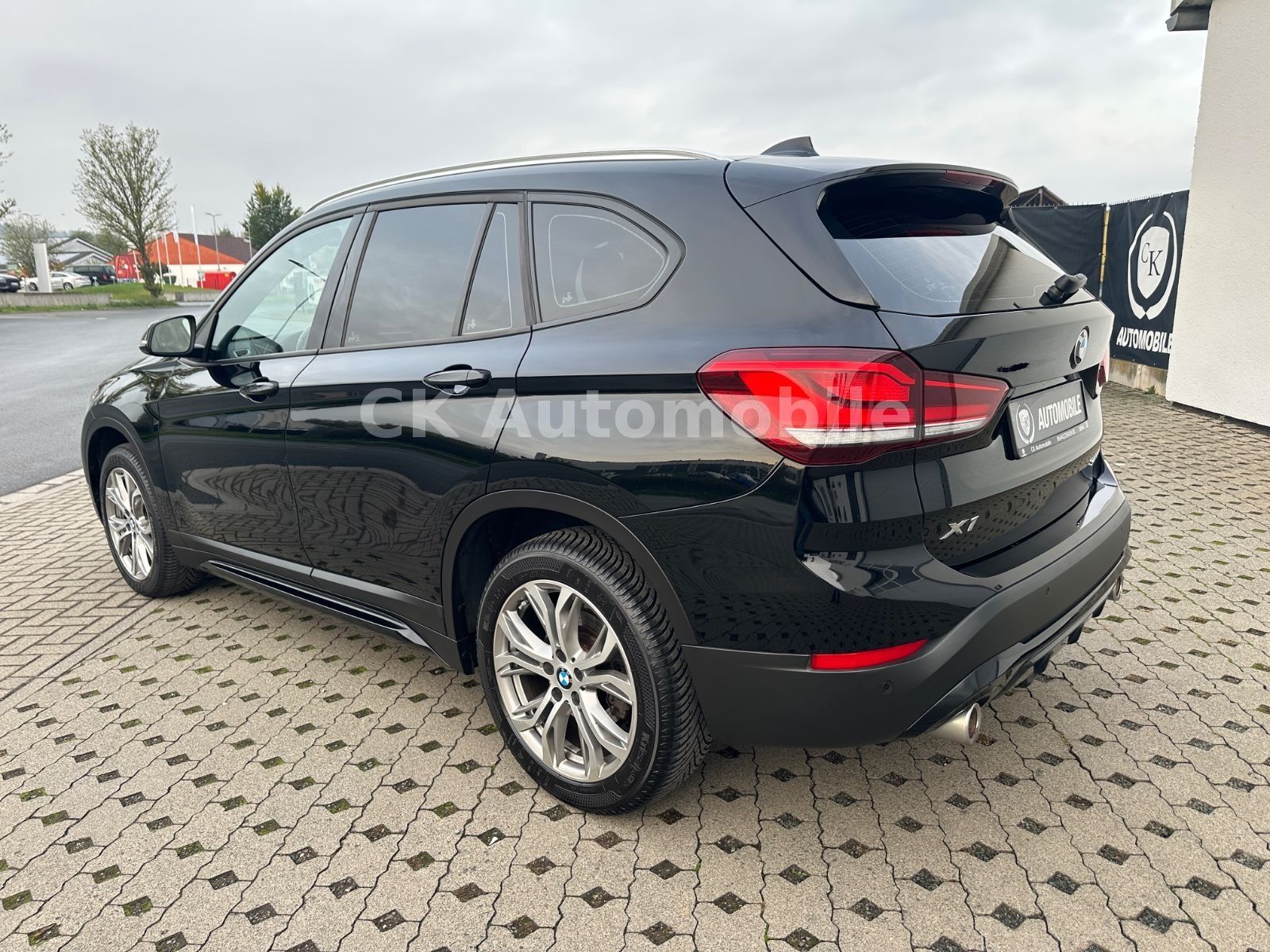Fahrzeugabbildung BMW X1 sDrive 20d Sport-Line/Navi/LED/Tempomat/AHK