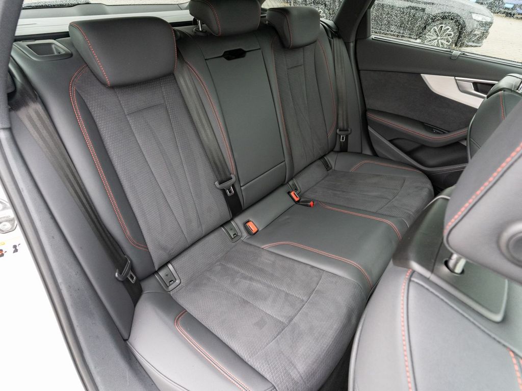AUDI A4 2024
