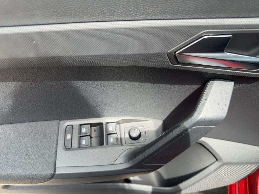 Fahrzeugabbildung SEAT Ibiza Road Edition  NAVI  CLIMATRONIC  ALLWETTER