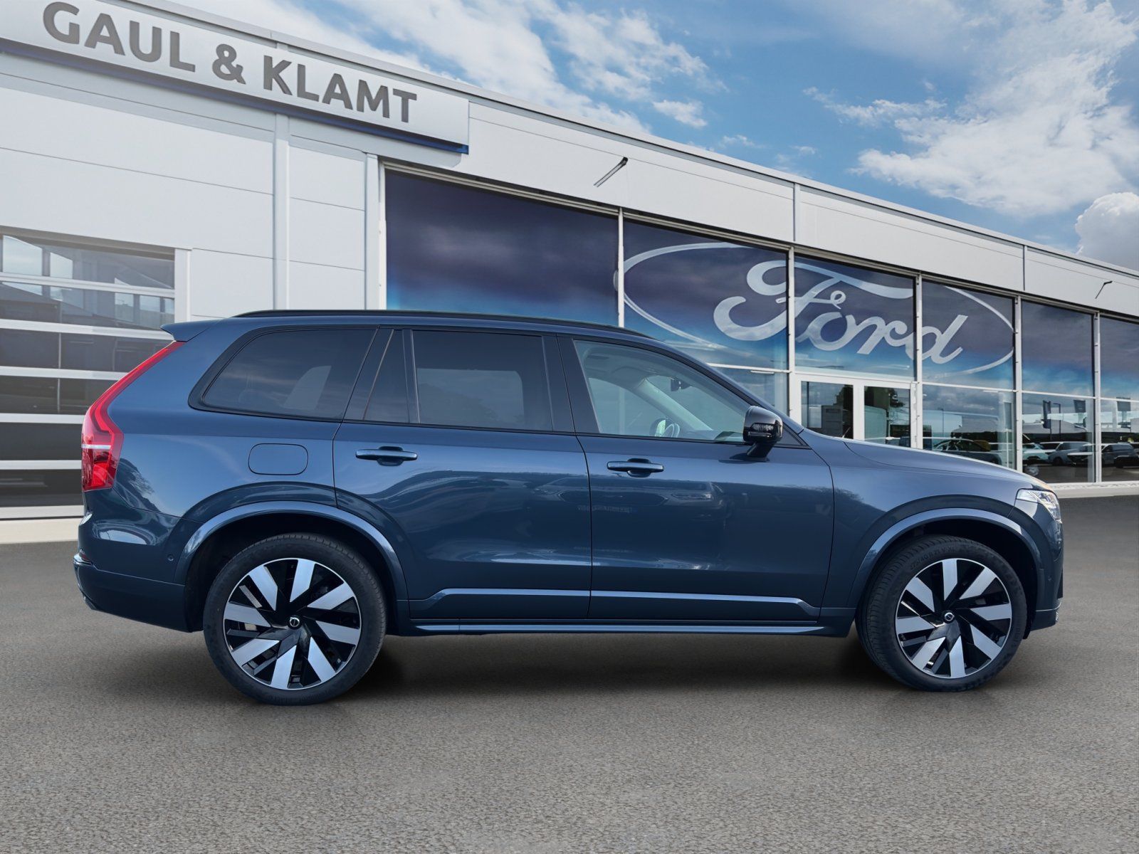 Fahrzeugabbildung Volvo XC 90 Ultimate Dark Recharge Plug-In Hybrid AWD