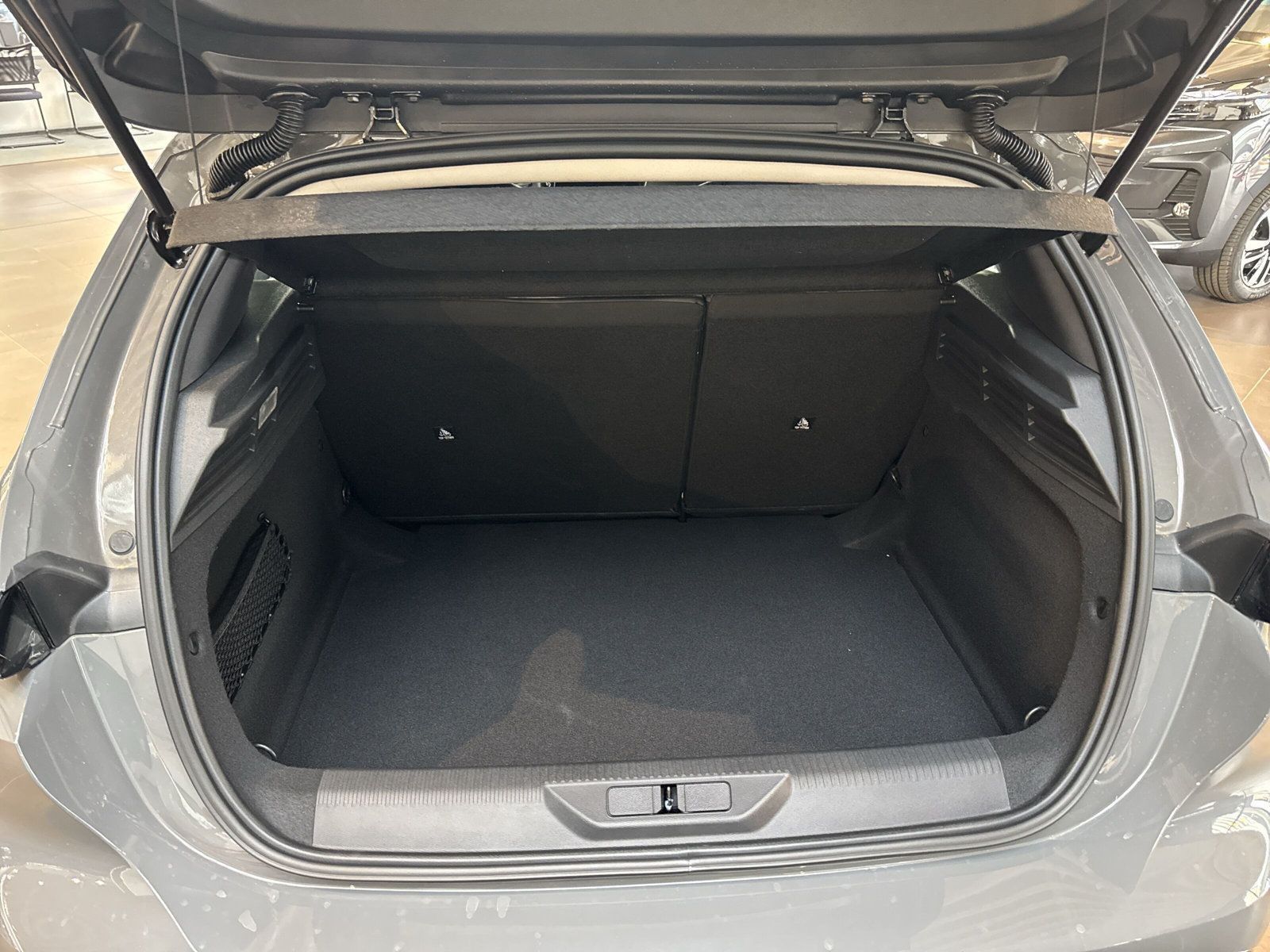 Peugeot 308 - Bild 9