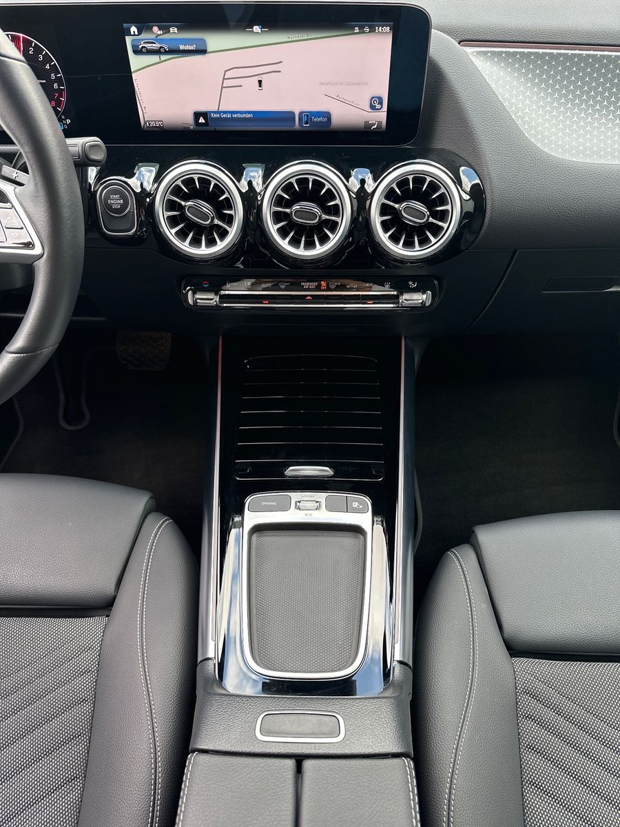Fahrzeugabbildung Mercedes-Benz GLA 250 e Progressive Advanced NAV+LED+ACC