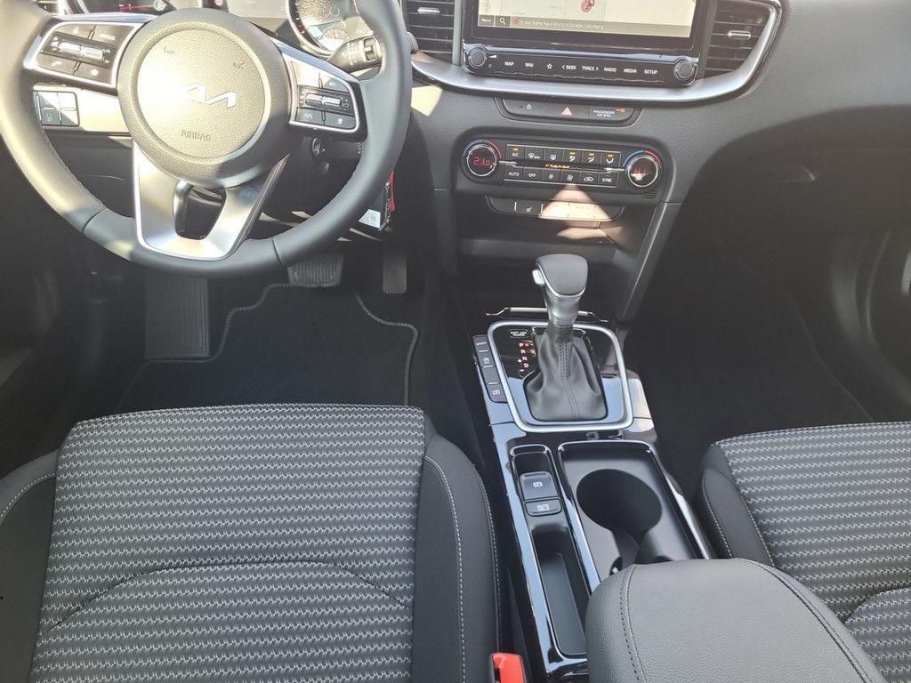 Fahrzeugabbildung Kia Ceed 1.4 Vision DCT7 VIS KOMF+ (NAV)