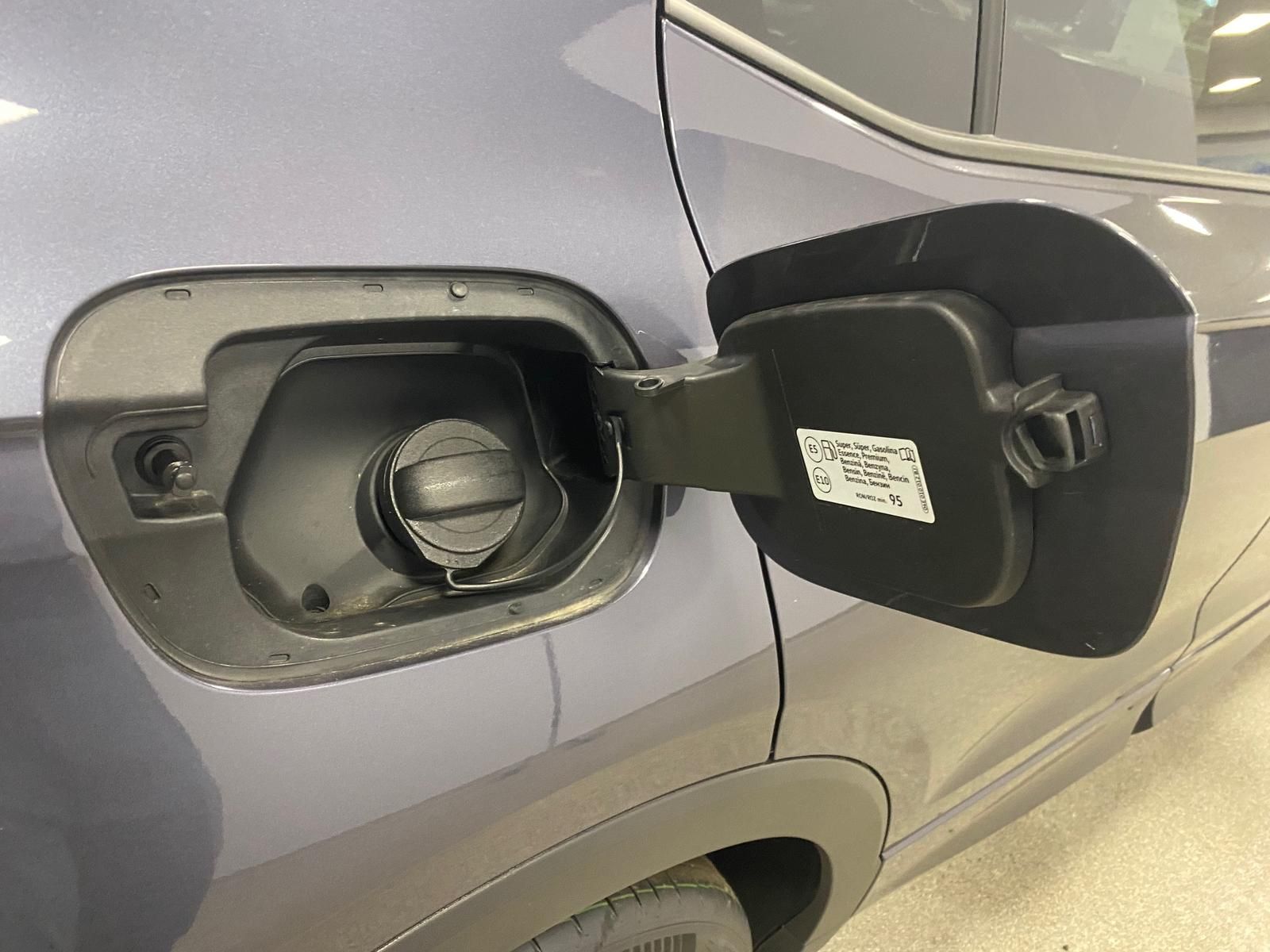 Fahrzeugabbildung Volkswagen T-Cross 1.0 TSI DSG R-Line BLACKSTYLE+MATRIX+AHK