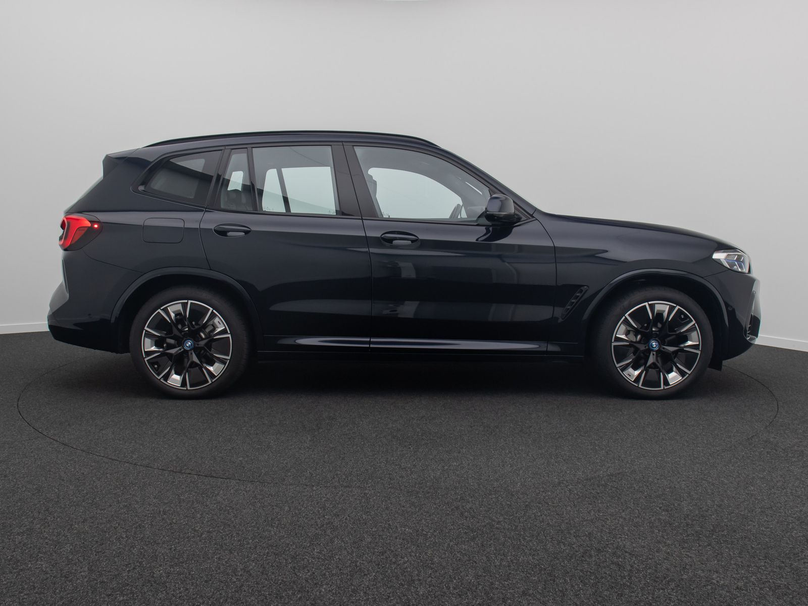Fahrzeugabbildung BMW iX3 IMPRESSIVE DAB HUD Laser ACC 360°Panoram 20"