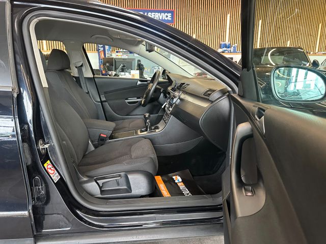 Volkswagen Passat Variant *TEMPO*KLIMA*SZHZ*