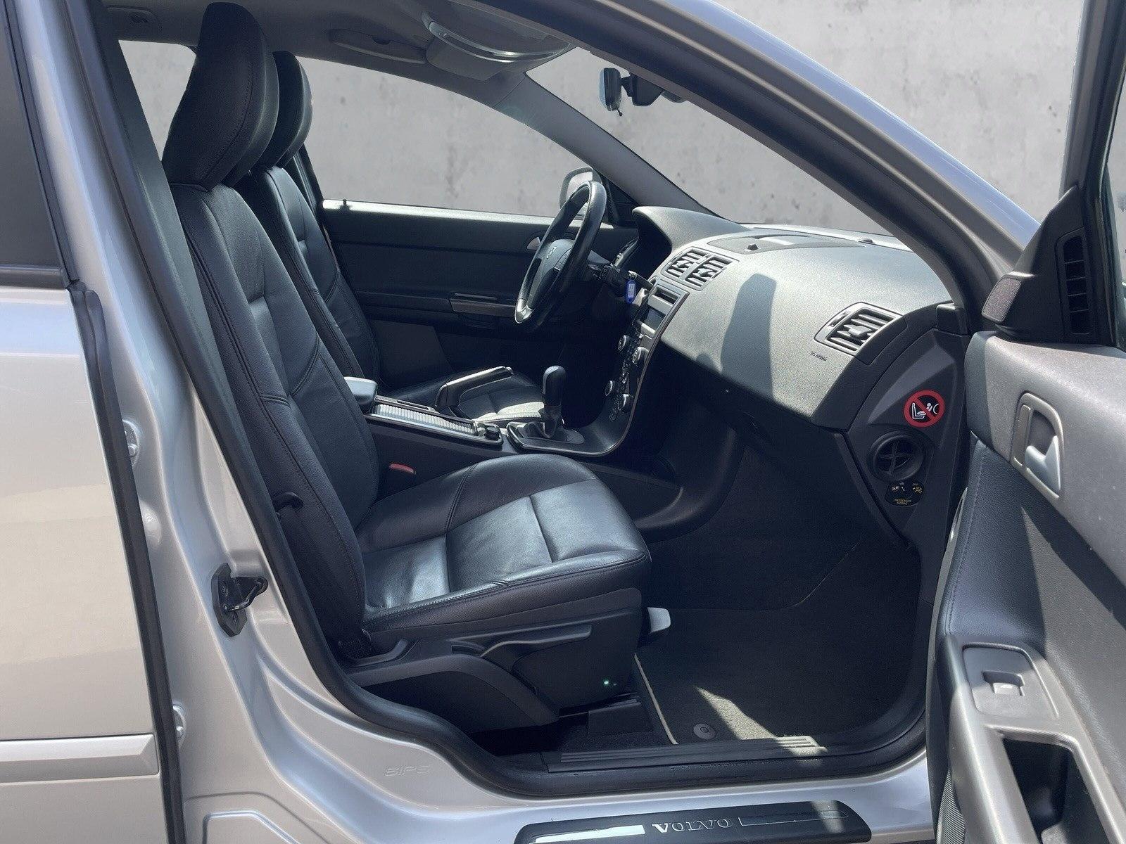 Volvo V50 Kombi D2 R-Design+ Klima+ Bi-Xenon+ Tempomat
