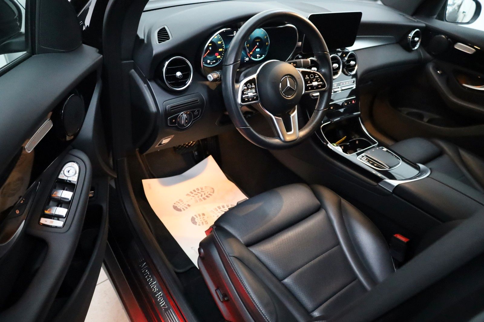 Fahrzeugabbildung Mercedes-Benz GLC 300 de 4M,Chrom-Pak,LED,KAM,PDC,VIRTUAL