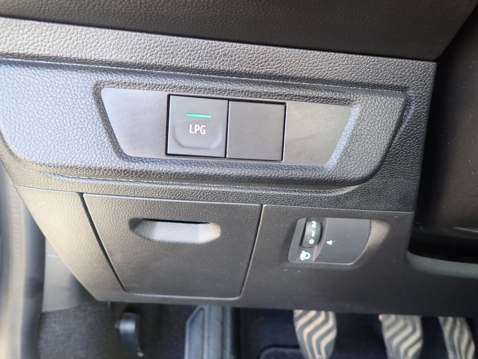 Fahrzeugabbildung Dacia Sandero Comfort TCe 100 LPG, AC,WKR,BC,FH
