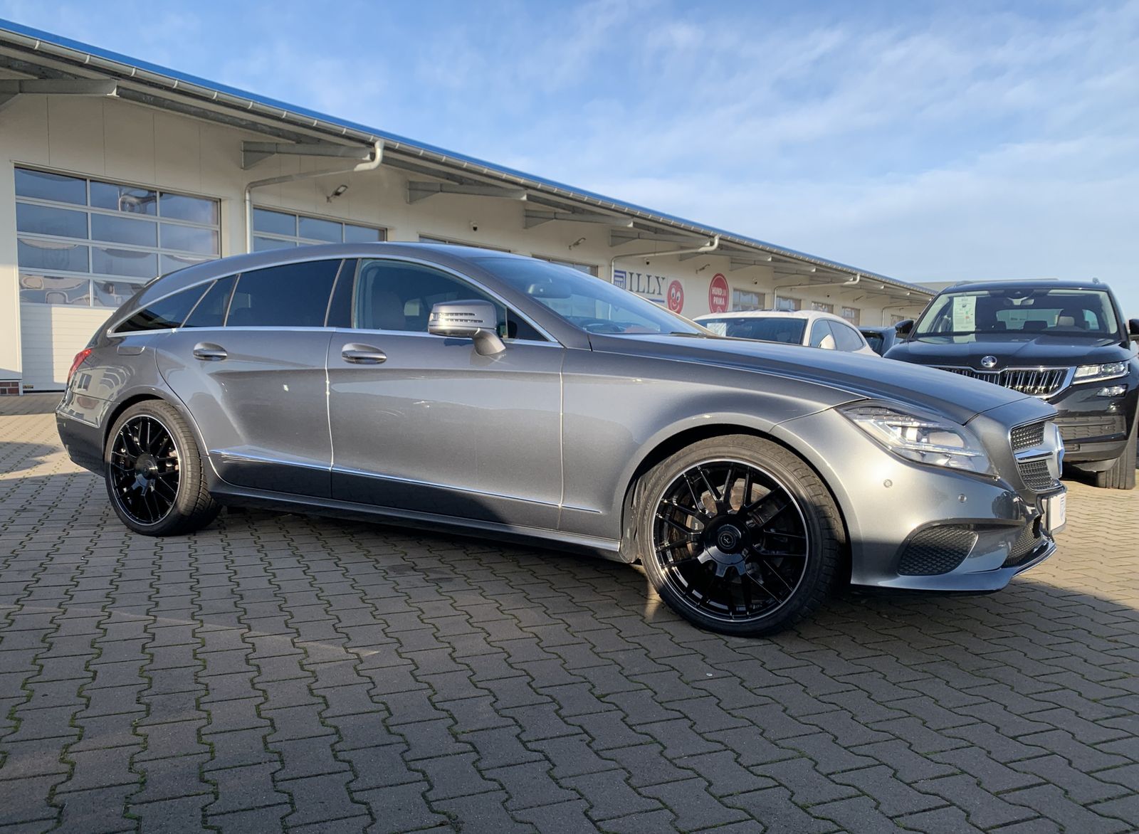 Fahrzeugabbildung Mercedes-Benz CLS 350 Shooting Brake BlueTEC*4Matic*Leder*LED*