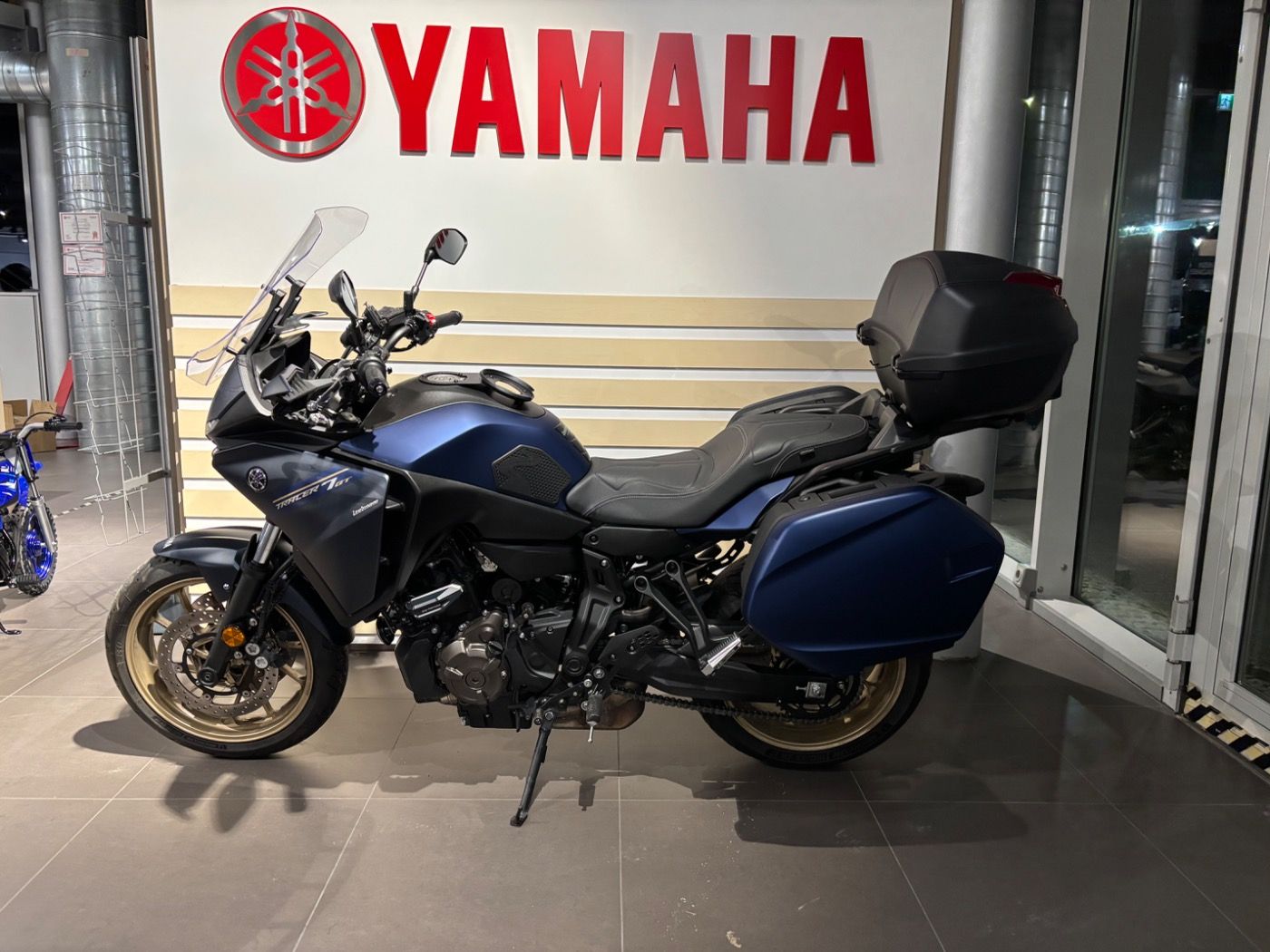 Fahrzeugabbildung Yamaha Tracer 7 GT mit Topcase, Tieferlegung,